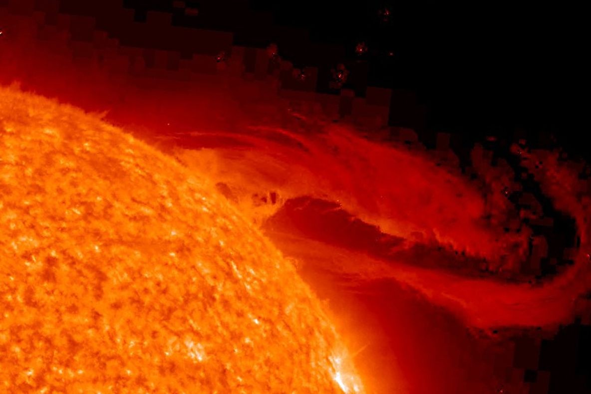 Cele mai spectaculoase erupţii soare, adunate într-un filmuleţ 