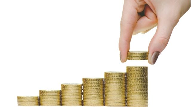 Inflația scade pe hârtie, prețurile rămân uriașe la raft - Topul SCUMPIRILOR