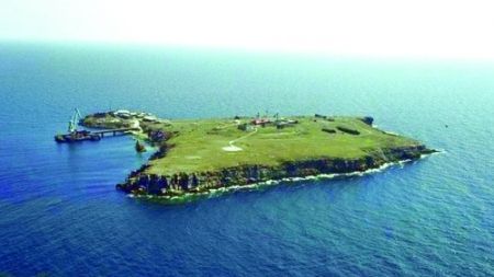 România şi Ucraina îşi vor anunţa acţiunile militare la frontieră; în Insula Şerpilor nu vor fi arme