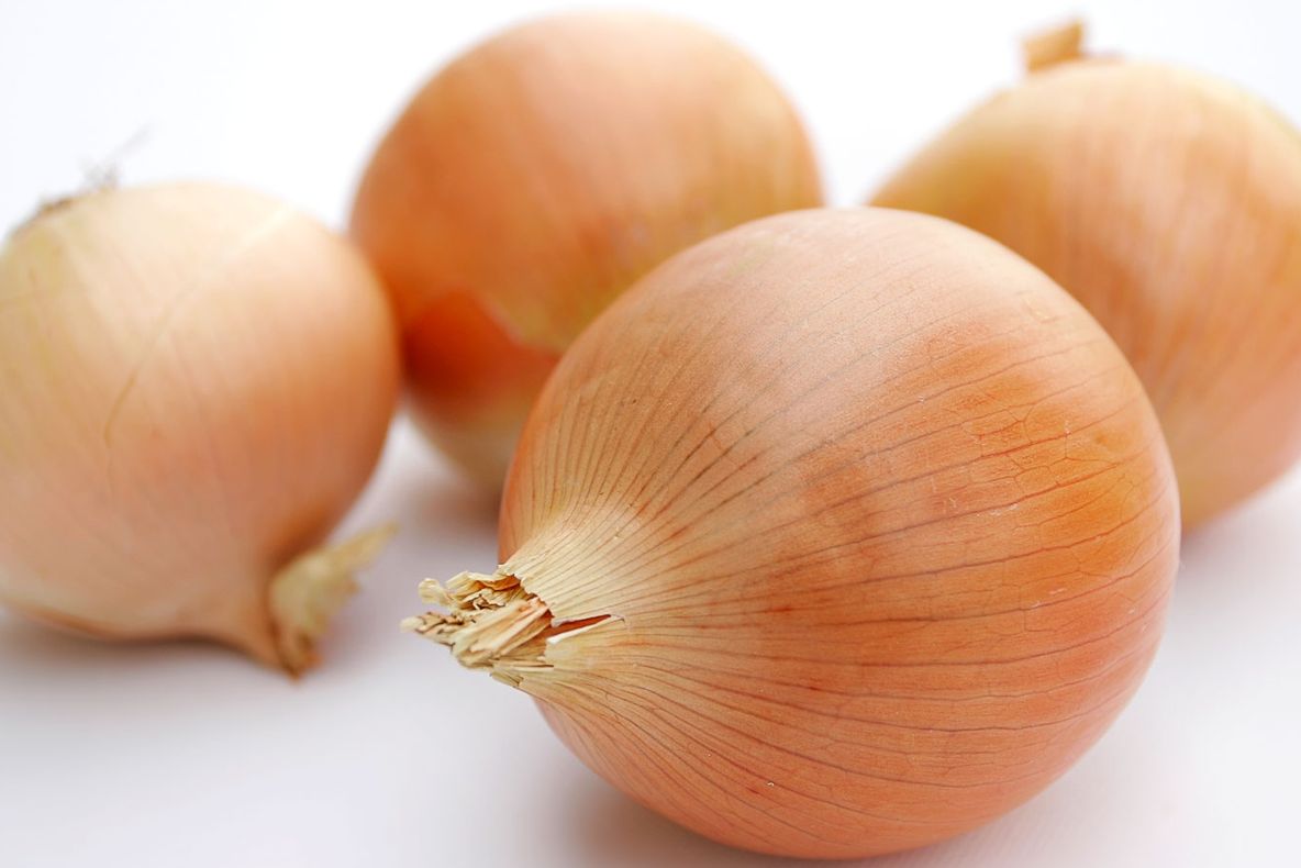 Opt moduri uimitoare în care poţi folosi ceapa
