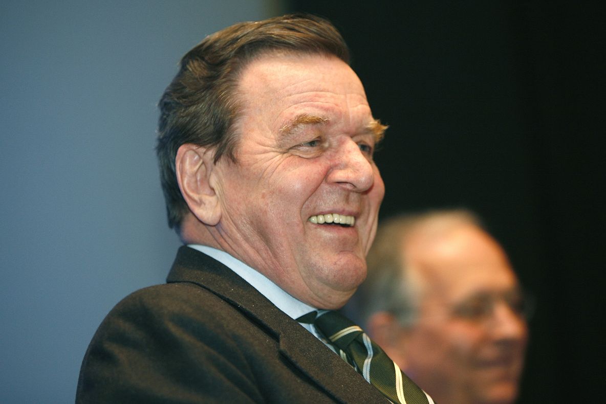 Fostul cancelar al Germaniei primește de la Putin un post de top în gigantul Rosneft