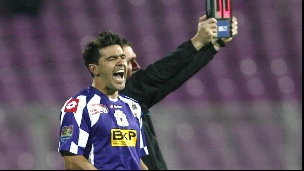 Cosmin Contra "Altă întrebare!". Selecţionerul a luat-o pe urmele lui Florin Iordache