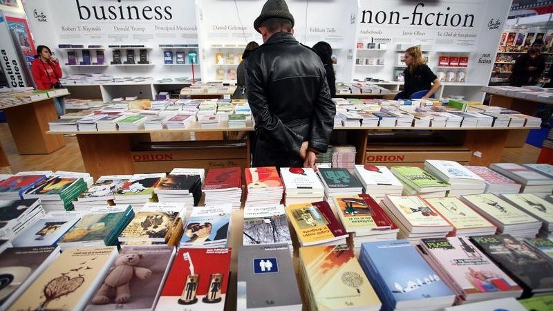 CELE MAI BUNE CĂRŢI. Ce merită să cauţi în târgul de carte GAUDEAMUS