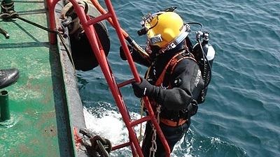 Persoana căutată după ce a dispărut în mare în stațiunea Neptun a fost găsită de scafandri: cine era victima