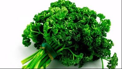 O plantă folosit des în bucătărie distruge cancerul. Află despre ce este vorba!