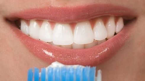 Care este modul corect de spălare pe dinţi