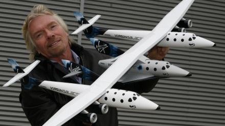 Prima FEMEIE care ar putea NAŞTE în spaţiu, fiica miliardarului Richard Branson