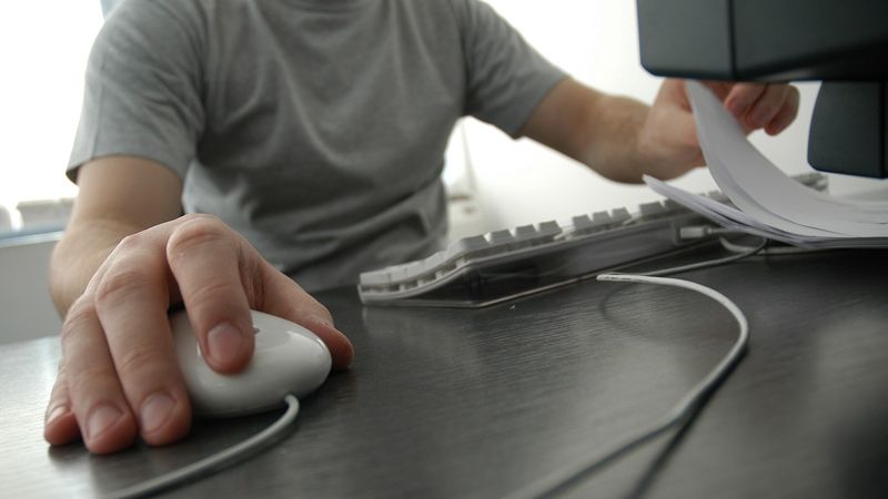 Cât de repede cresc salariile în IT. Și ce alte cadouri mai primesc angajații