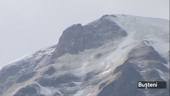 UPDATE | Peste 140 de turişti, blocaţi la Babele. Amplă operaţiune de salvare VIDEO