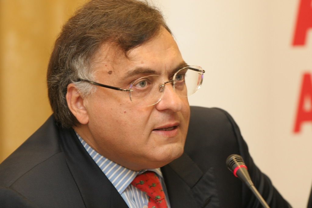 Percheziții la Dan Adamescu. Avocatul milionarului s-a sinucis 