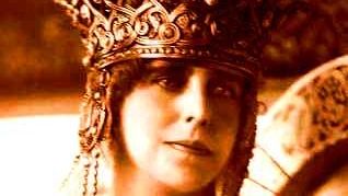 Restricţii de circulaţie marţi, pe Calea Victoriei, pentru "Întoarcerea Inimii Reginei Maria"