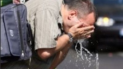 ROMÂNIA SE TOPEŞTE Canicula a făcut primele victime: Autorităţile din toată ţara sunt în alertă!