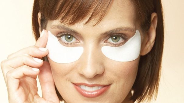 4 ponturi pentru a scapa de pungile de sub ochi