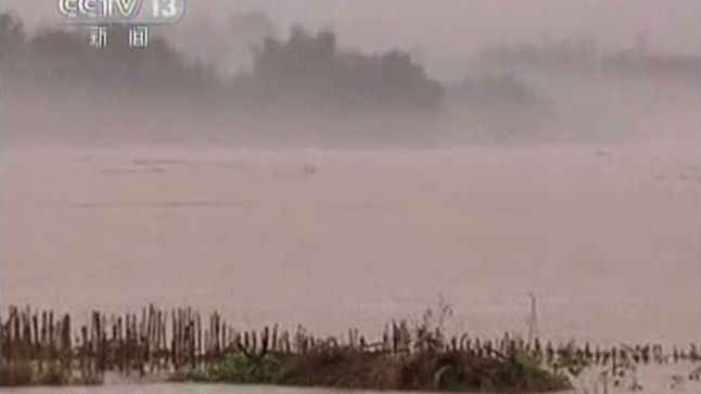 Zeci de morţi în Pakistan din cauza ploilor torenţiale 