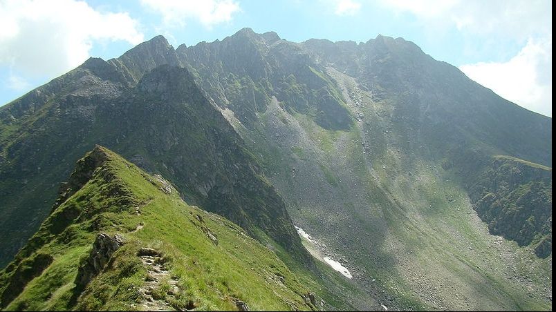 Un turist israelian a murit după ce s-a accidentat pe un traseu dificil din Munţii Făgăraş