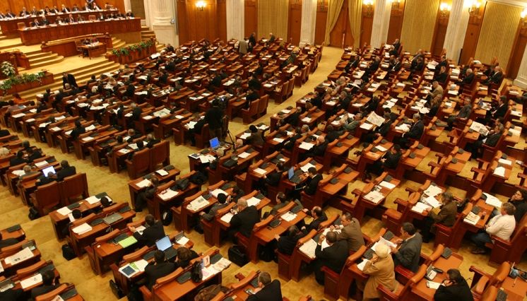 Un politolog oferă soluția SCURTCIRCUIT pentru eliminarea pensiilor speciale. Nimeni n-ar mai putea să o conteste!