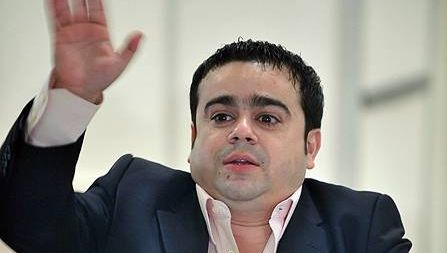 Adrian Minune dă dedicații cu ajutorul inteligenței artificiale. Doritorul transferă banii, apoi primește dedicație personalizată