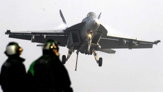 Armata libiană declară Benghazi zonă de interdicţie aeriană