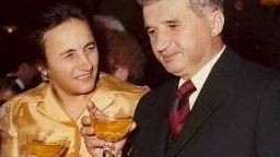 Ce a fost găsit în POȘETA Elenei Ceaușescu după EXECUȚIE. Nimeni nu ar fi crezut