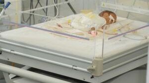 Nou născuţii, în pericol. Fondurile pentru bebeluşi născuţi prematur, prea mici