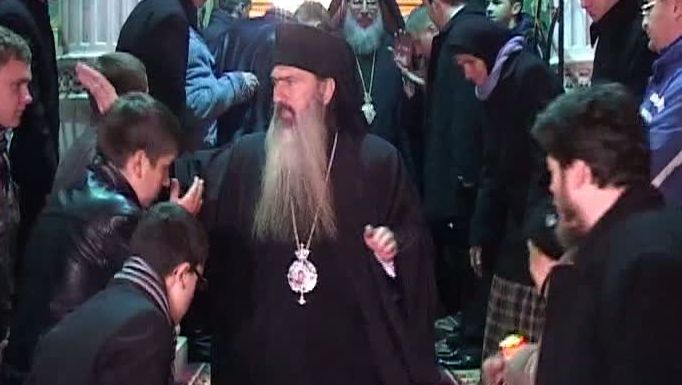 Arhiepiscopul Tomisului, trimis în judecată pentru mărturie mincinoasă şi abuz în serviciu