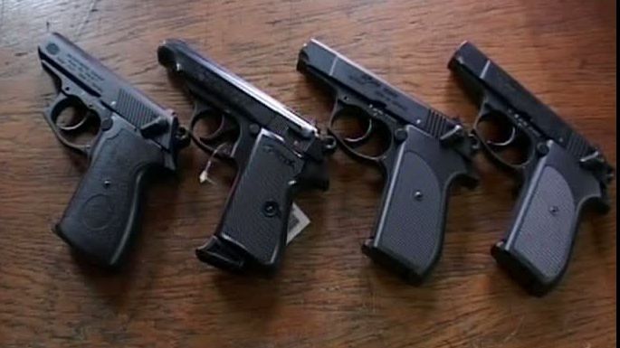 Percheziții la persoane bănuite de infracțiuni la regimul armelor și munițiilor