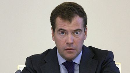 VICTOR PONTA, scurtă întâlnire cu Dmitri Medvedev la SOCI