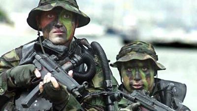 Decizie istorică în armata americană: femeile vor avea acces la toate posturile de luptă