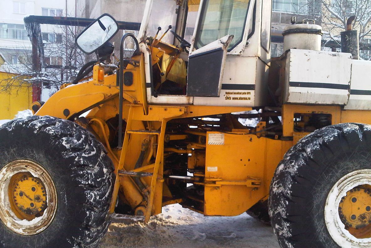 Cum se face deszăpezirea, într-un oraş din Banat: "Primitiv, cu Dorel" - VIDEO