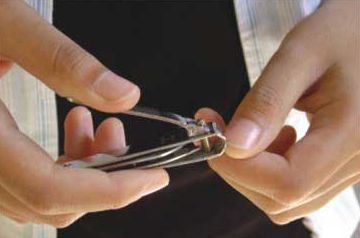 DUMINICA nu se taie unghiile. VEZI explicaţia şi alte superstiţii 