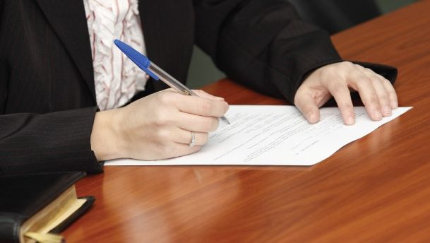 Care este diferența dintre procură și împuternicire. Mulți oameni le confundă