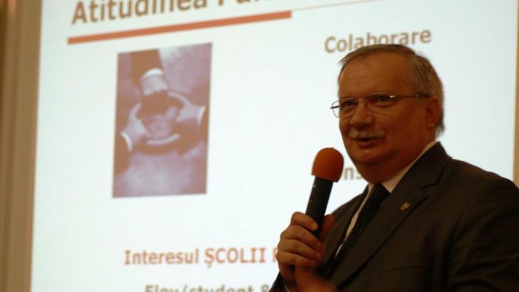 PETIŢIE: "DEMITEŢI-L PE MINISTRUL EDUCAŢIEI, IOAN MANG!"