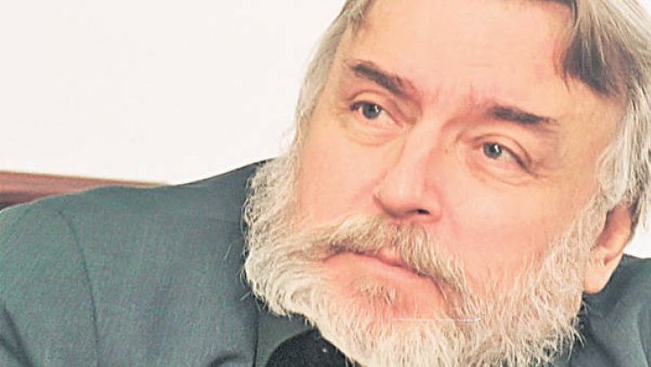 Poetul Adrian Păunescu va avea un bust în Parcul Copou din Iaşi