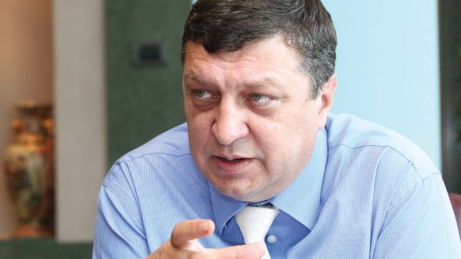 PNL a depus o coroană de flori în plenul Senatului pentru a se constata decesul economiei româneşti