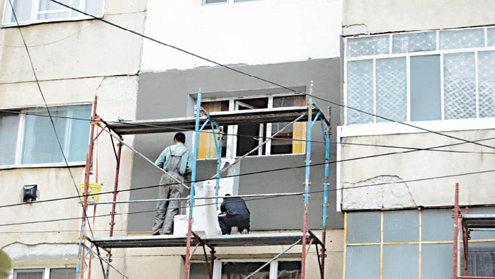 Reabilitarea termică a blocurilor, finanțată în proporţie de 90% din fonduri europene nerambursabile. Iohannis a promulgat legea 