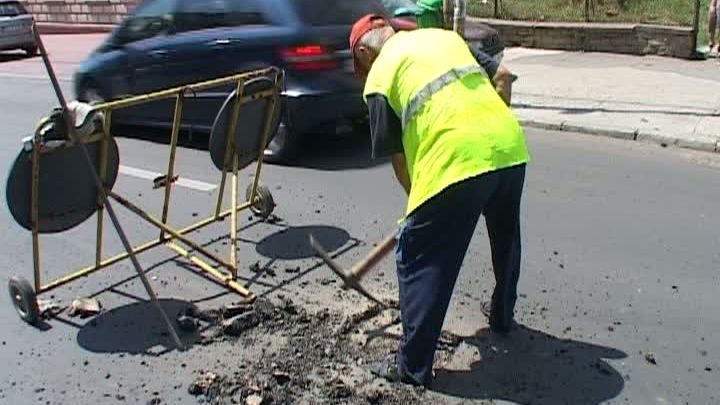 Tragedie în Sibiu. A murit electrocutat în timp ce lucra la asfaltarea unui drum