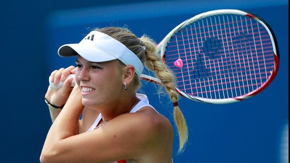 Daneza Wozniacki, care poate să fure locul 1 WTA de la Halep, calificată în finala de la Melbourne