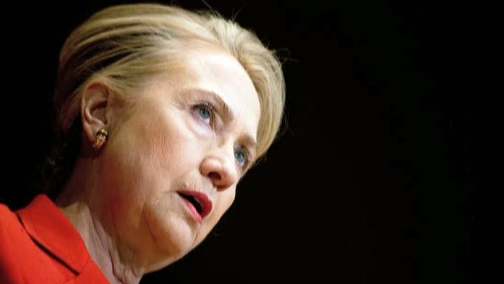 Hillary Clinton îndeamnă la revizuirea metodelor folosite de poliţia din SUA