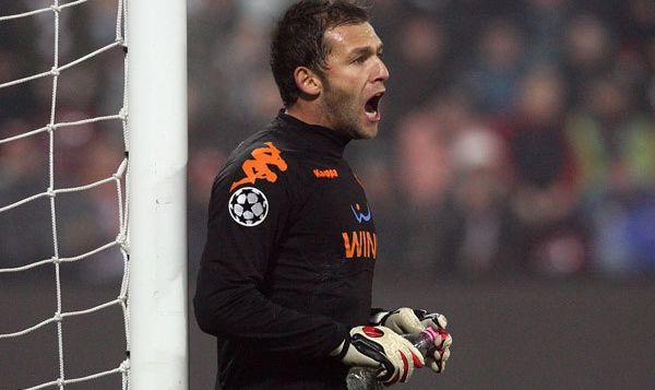 Cum îl ajută Lobonţ pe Florin Tănase de la Steaua să treacă peste accidentare la ligamente