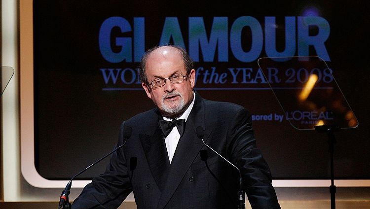 Scriitorul Salman Rushdie a primit premiul pentru curaj PEN/Pinter pe 2014