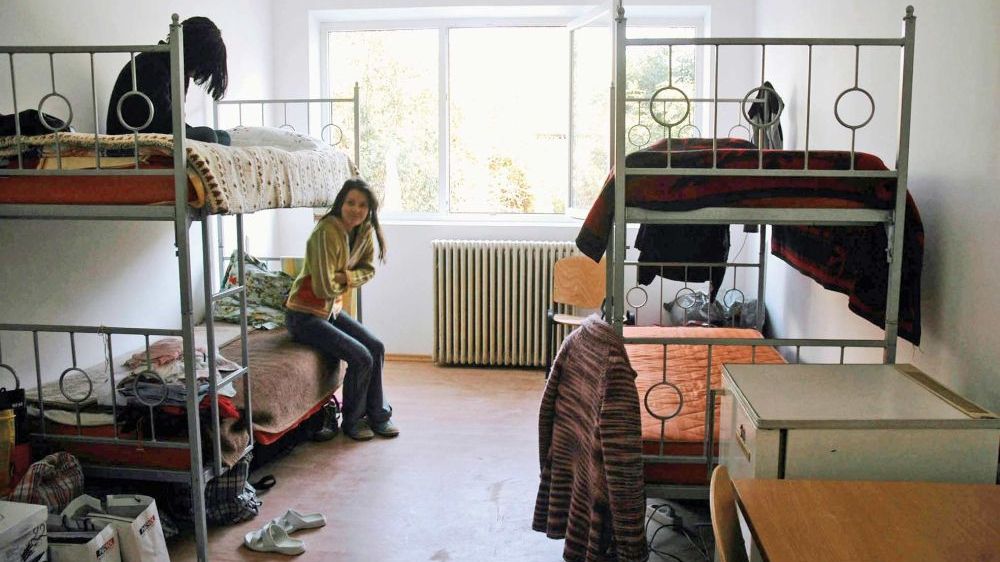 Forfotă mare în căminele studenţeşti. Cât mai costă un loc de cazare?