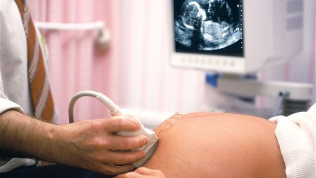 România, pe primul loc la MAME MINORE! Care este județul "FRUNTAȘ" -  Semnal de alarmă tras de Organizația „Salvați Copiii”