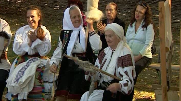  MUZEUL VIU: Casele muzeului satului bucovinean Horodnic de Sus vor fi locuite de angajați 