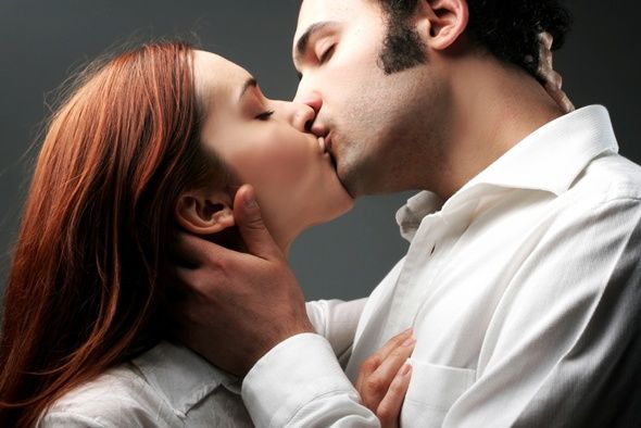 ANTICONCEPŢIONALELE afectează femeilor percepţia despre cât de ATRĂGĂTORI sunt BĂRBAŢII