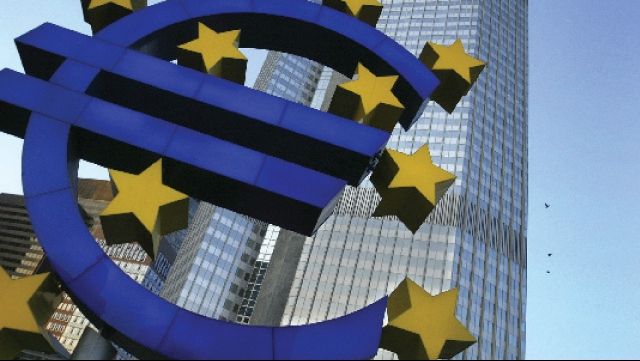 Costurile de împrumut ale Germaniei şi Franţei au coborât la noi minime record