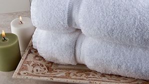Cum faci ca prosoapele aspre să redevină moi și pufoase. Trucul incredibil de simplu, dar puțin cunoscut