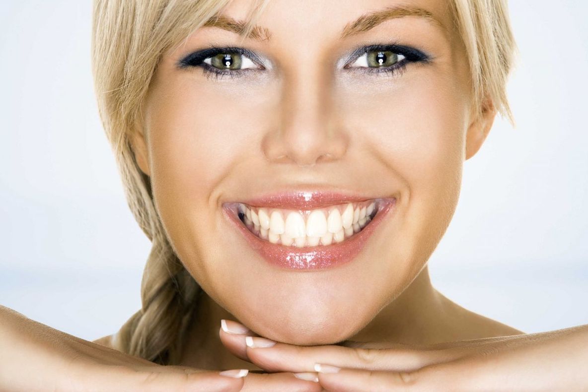 Alimente pentru dinți albi şi sănătoşi. Ce recomandă un reputat stomatolog 