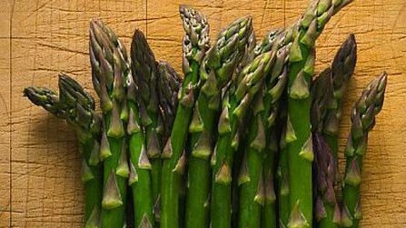 Sparanghel, un remediu la îndemâna oricui  