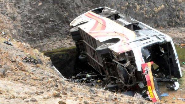 Douăsprezece persoane au murit într-un accident de autocar în Spania