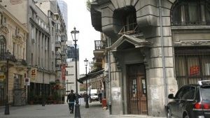 De ce vrea Guvernul Bolojan vrea să modifice legea de restituire a imobilelor naţionalizate